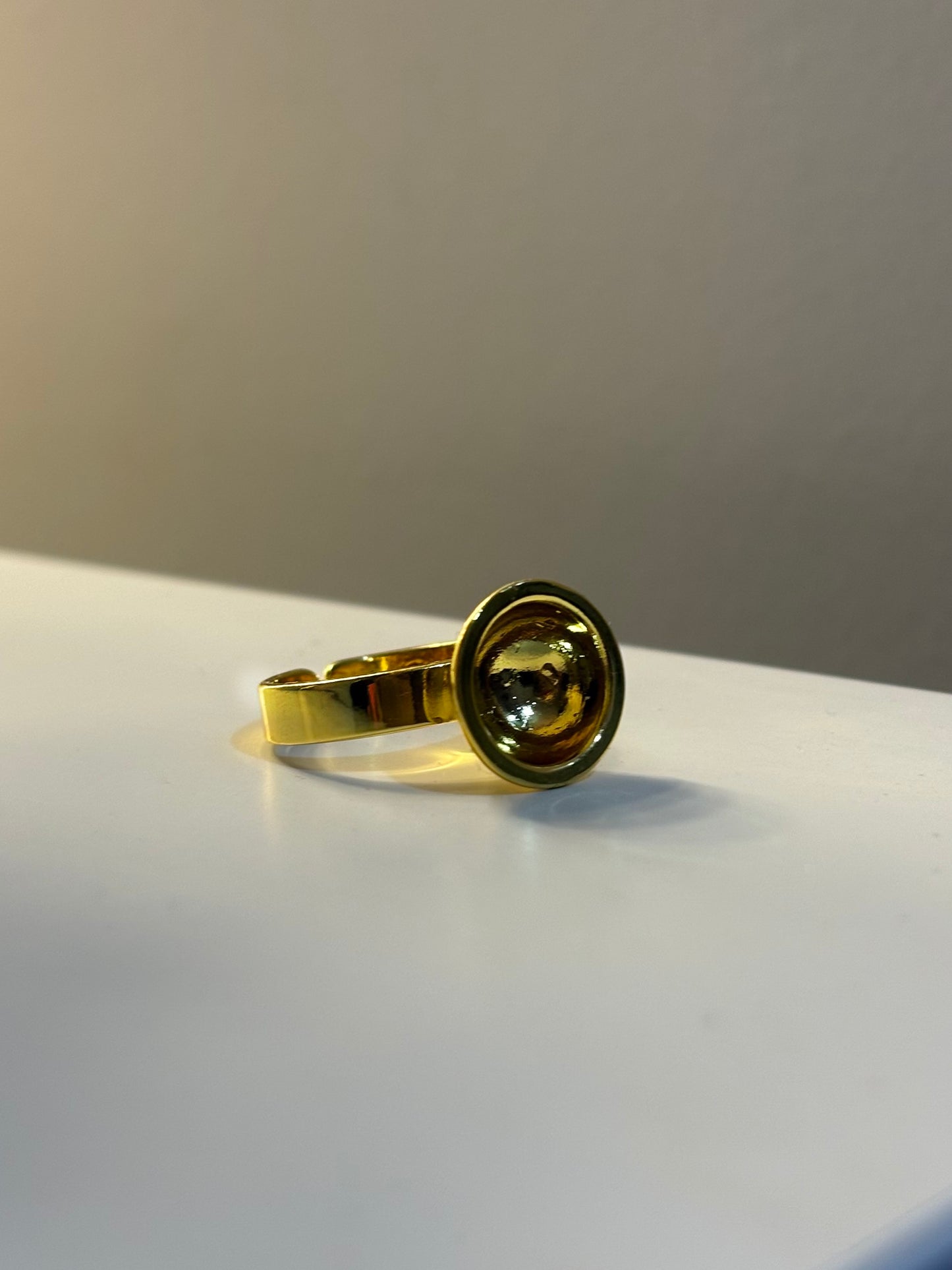 Reusable gold glue ring