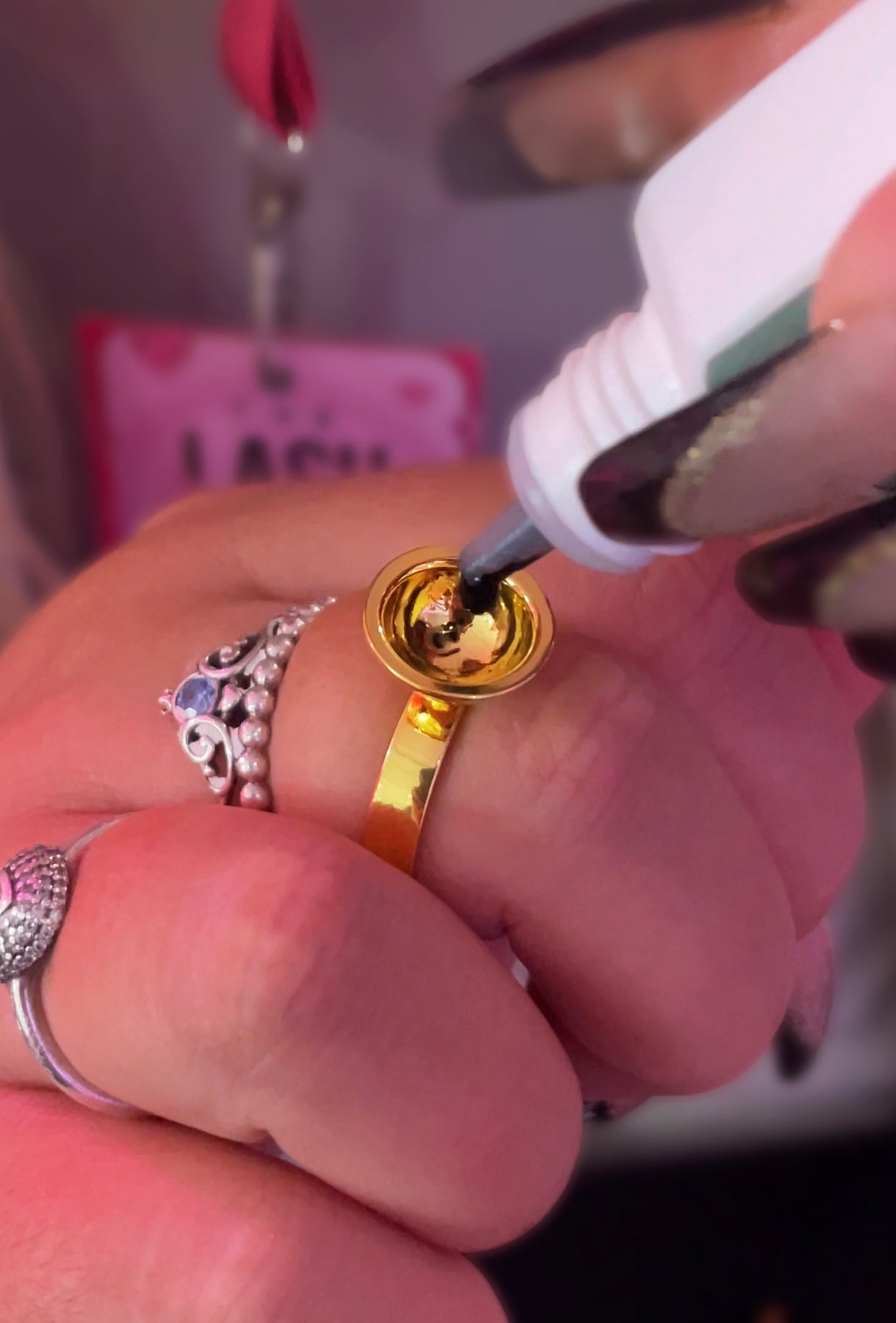 Reusable gold glue ring